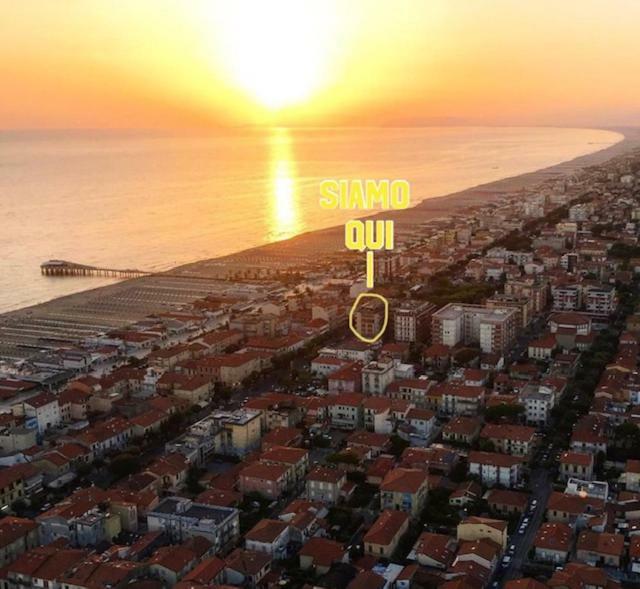 Appartamento Alex Vista Mare Camaiore Bagian luar foto